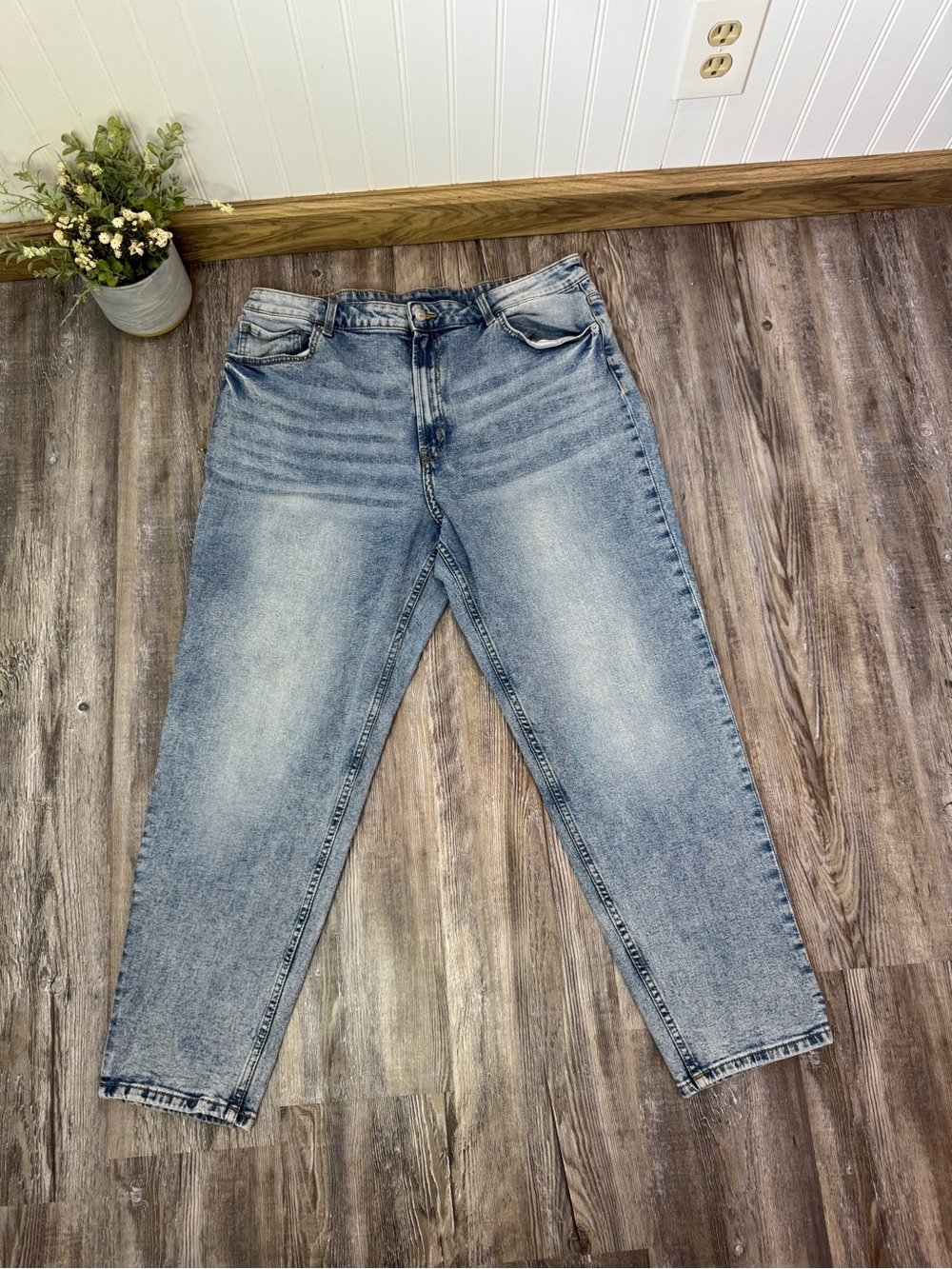 H&M Divided Womens High Waisted Straight Light Wash Jeans Stretch Plus Size 16